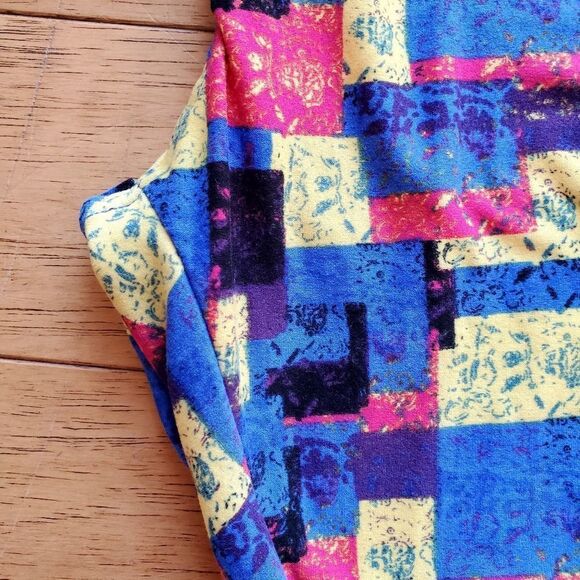 🔺️NWT LuLaRoe Blue, Red, & Yellow Leggings Tall & Curvy Size 12-18 - Picture 6 of 8